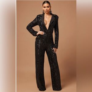 Fashion Nova jumpsuit BRAND NEW. Never got a chance to wear it for an event.